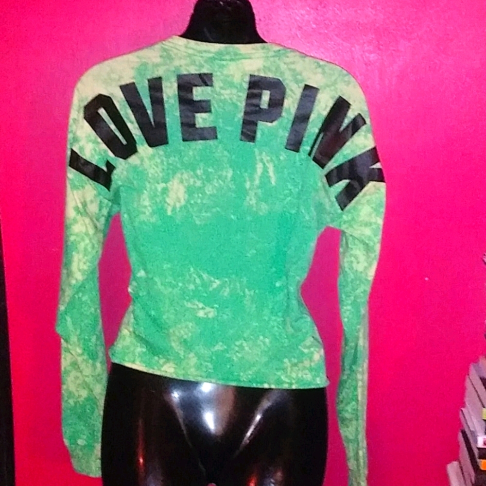 Vs pink crop tee